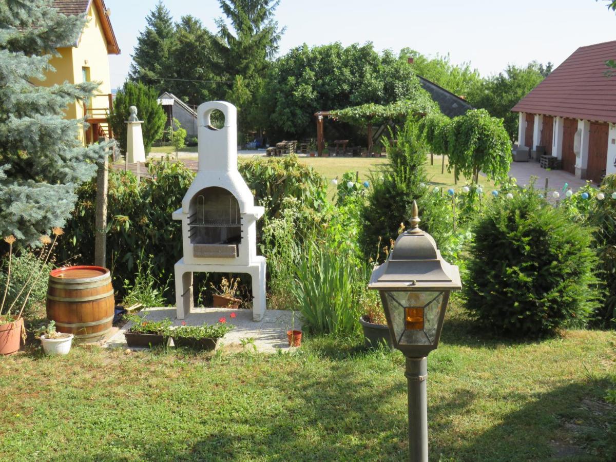 Art Inn Apartmanház Balaton-Gyenesdiás Kültér fotó